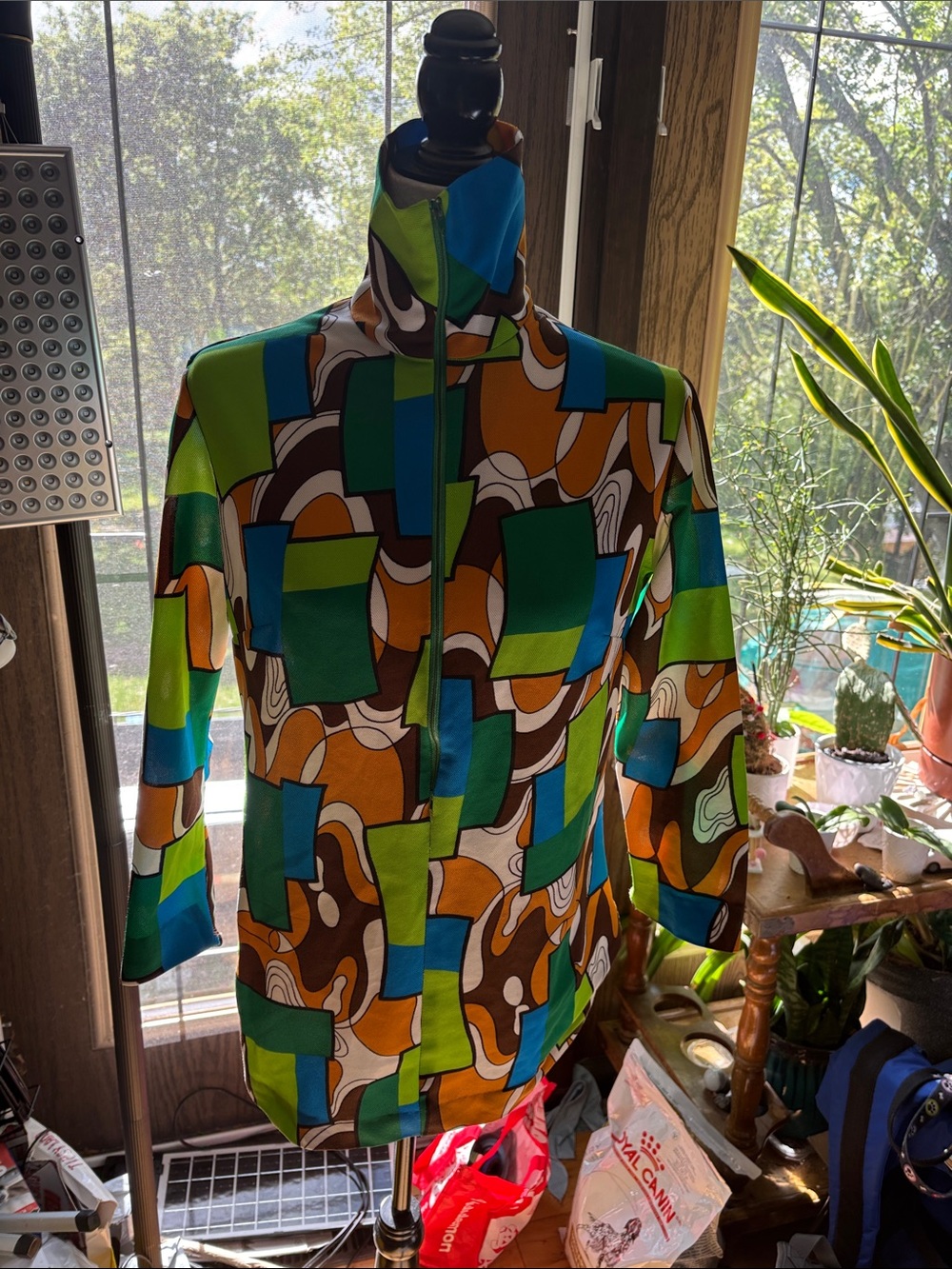Vintage Men's Reto 70's Geo-Print Casual Button Down Shirt in Green & Blue